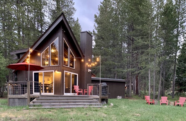 Beautiful South Lake Tahoe Meadow View Chalet. Dog Friendly. ACnn