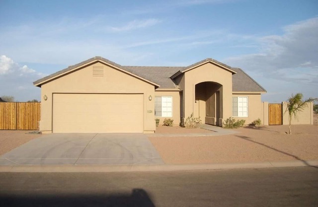 Beautiful Southwest Decor Home in Quite Neighborhood