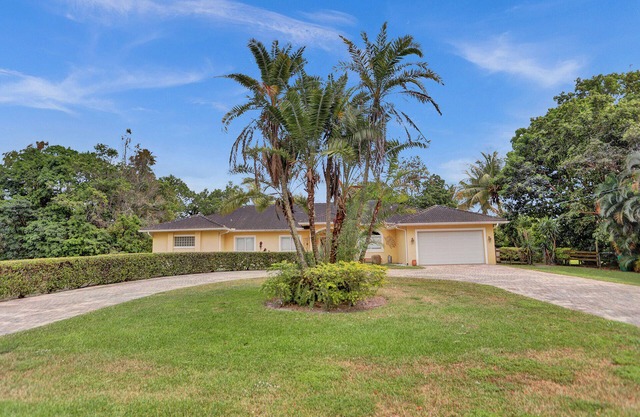 Beautiful spacious villa, close to entertainment, shopping ,Miami/FtLauderdale