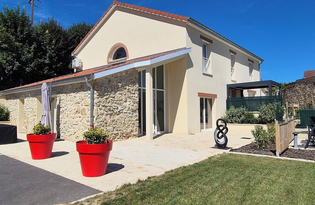 Beautiful spacious and bright house in the heart of the Champagne