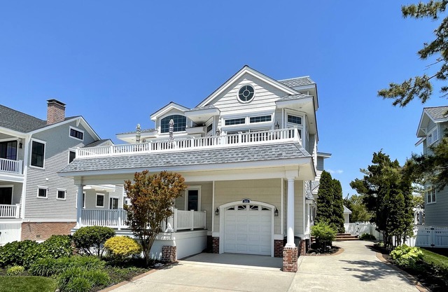 Beautiful spacious Southend home is only 1 1/2 blocks to the beach.