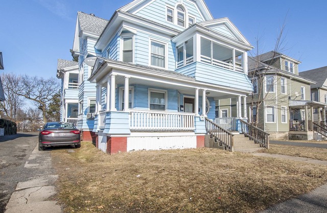 Beautiful Springfield rental- close to MGM And Basket ball hall of fame