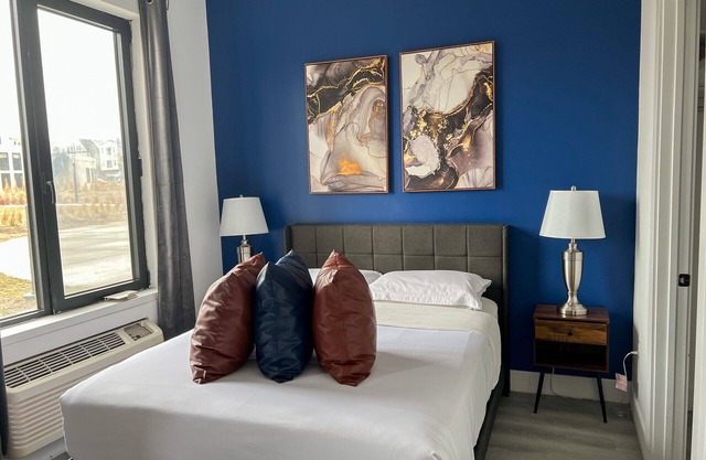 Beautiful Studio Near Airport 7636