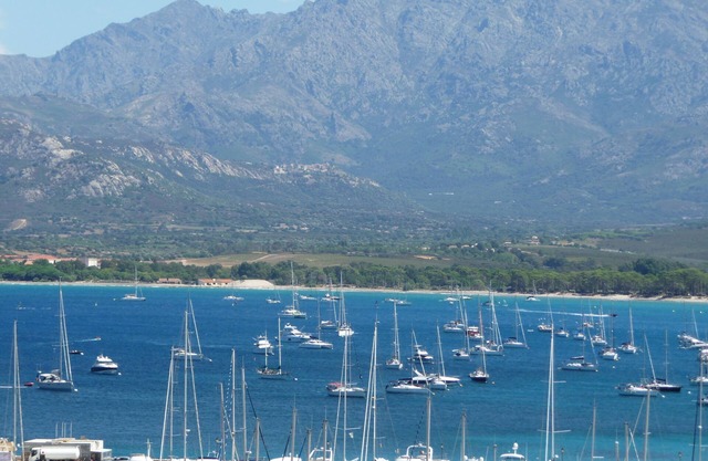 BEAUTIFUL STUDIO with 180 ° view of the CALVI golf course