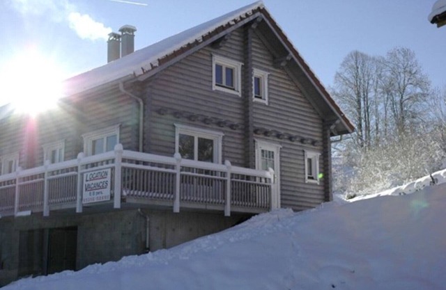 Beautiful traditional log cabin in Foncine le Bas (6/8 pers.) Left