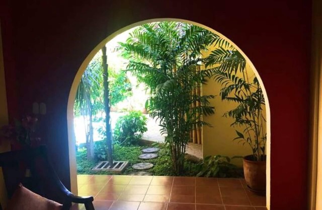 Beautiful Tropical Paradise Near City Center