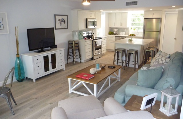 Beautiful updated Kawama Townhouse. Two units available. Second unit #1306961.