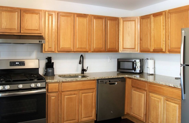 Beautiful Fully Furnished 2-Bedroom Apartment in Bridgewater