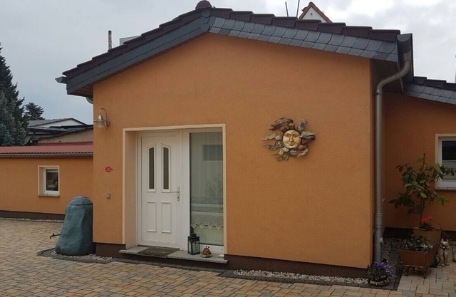 Beautiful vacation home in the immediate vicinity of v. Altkötzschenbroda, parking space at the house