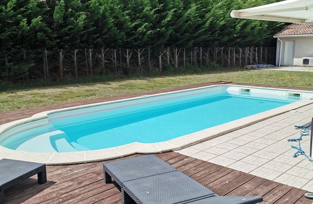 Beautiful villa with swimming pool located in a quiet area near the lake and sea