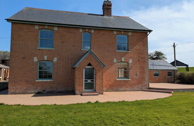 Beautiful Victorian farmhouse. Very close to coast and country walks