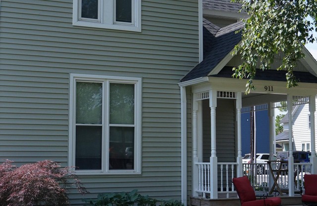 Beautiful Victorian Home Close to beaches-Close To Downtown/Shops/Restaurants
