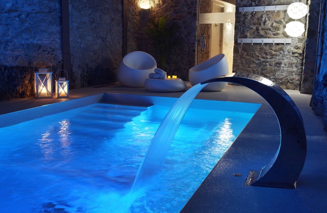 Beautiful Villa, Costa Brava: spa, tennis, impressive gardens, private pool