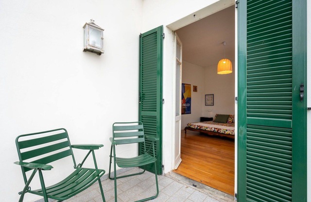 Beautiful villa for 8 guests with WIFI and patio