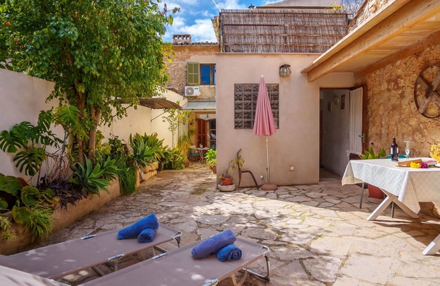 Beautiful villa for 4 people with WIFI, A/C, TV, patio and parking