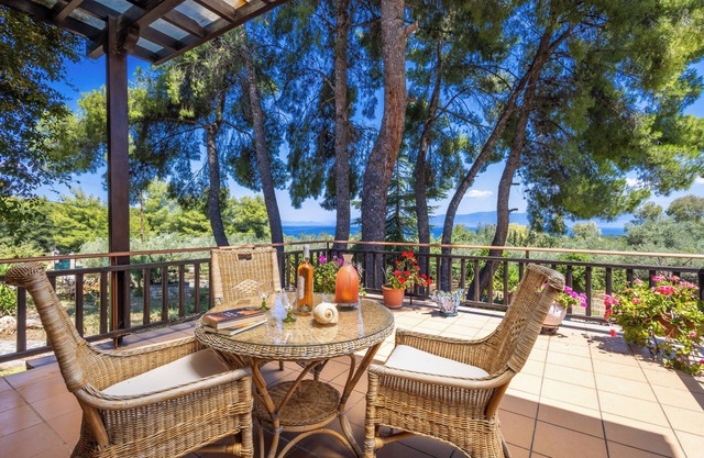 Beautiful Villa near the beach for family and groups- Mikrovivos Country House