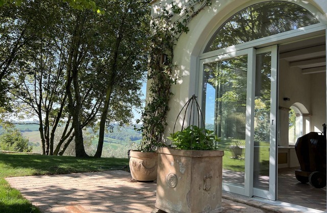 Beautiful villa nestled in the rolling hills in the green heart of Italy