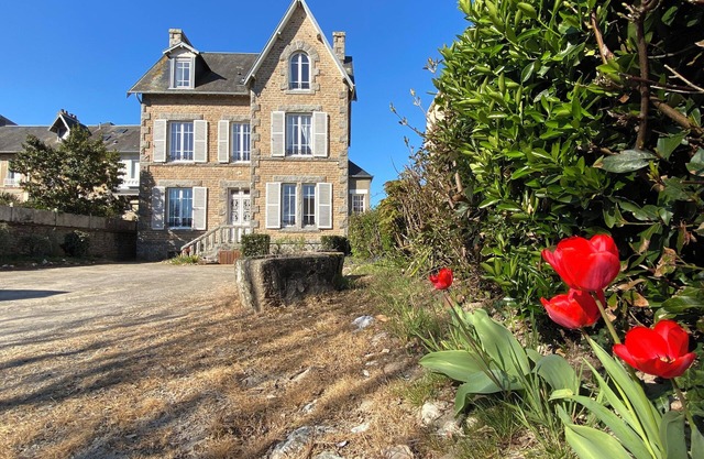 Beautiful villa on the seafront on the beach