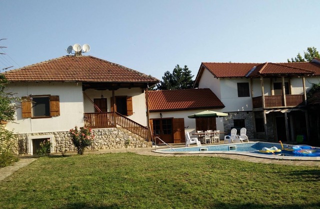 Beautiful villa with pool in Gorsko Kosovo