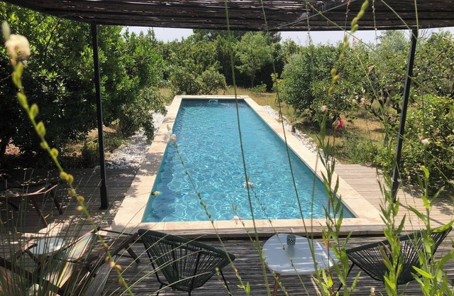 Beautiful villa with pool near Aix en Provence (Eguilles) 5/6 people
