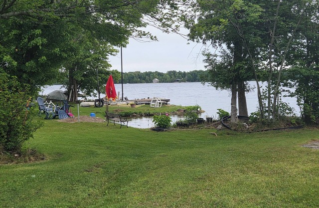 Beautiful Waterfront Cottage