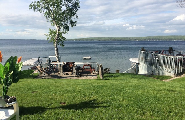 Beautiful Waterfront Hubbard Lake Cottage #3