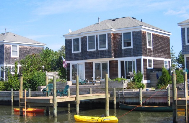 Beautiful Waterfront Beach House 1 Block to Beach
