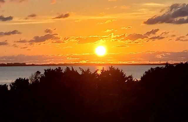 Beautiful waterfront home, pool, hot tub and private docks, Hatteras Village