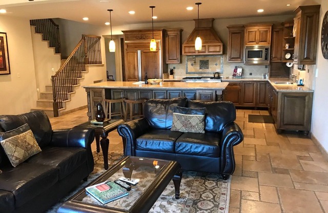 Beautiful Wine Country Vacation Home - St. Helena Short Term Permit PL-24-021