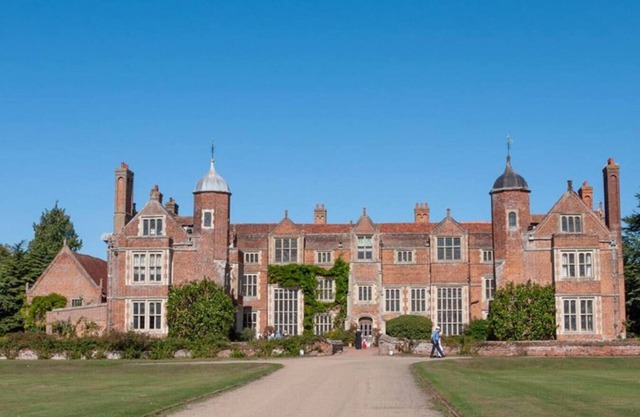 Beautifully Furnished House for 4, in Long Melford