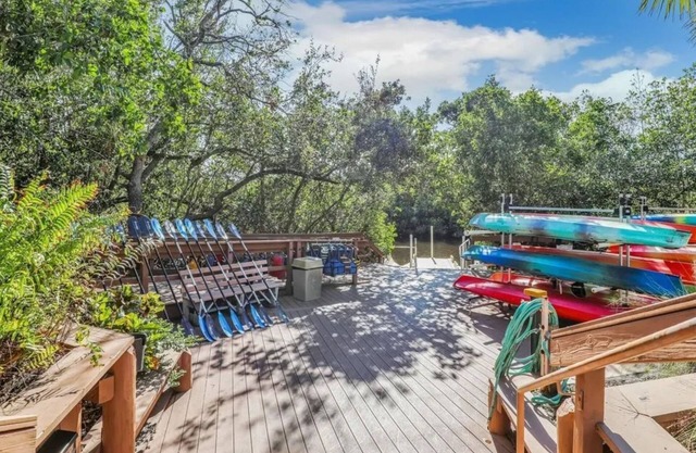 Beautifully maintained condo in the Southbridge subdivision of Pelican Landing.