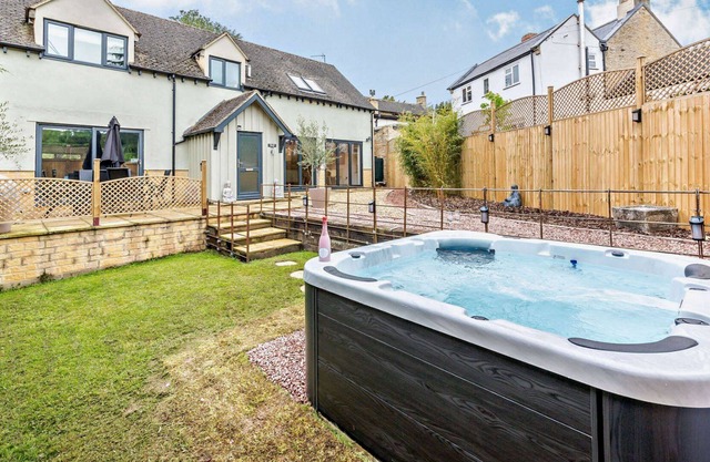 Beautifully presented holiday cottage in the Cotswolds - The Old Garage