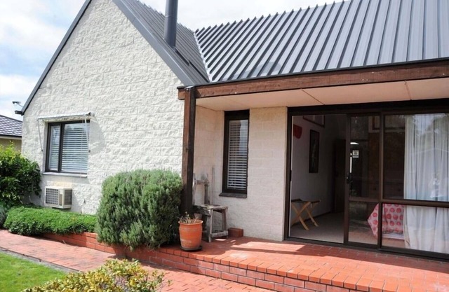 Beautifully presented townhouse