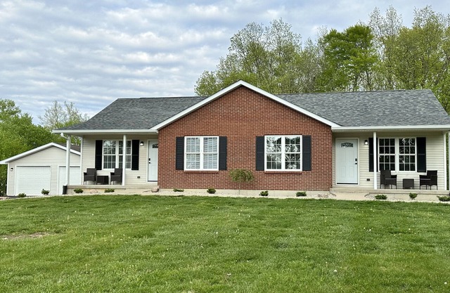 Beautifully remodeled duplex near the ark encounter. This listing is for 1 side.