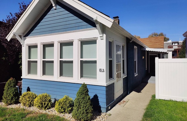 Beautifully remodeled single story cottage close to downtown Cincinnati!