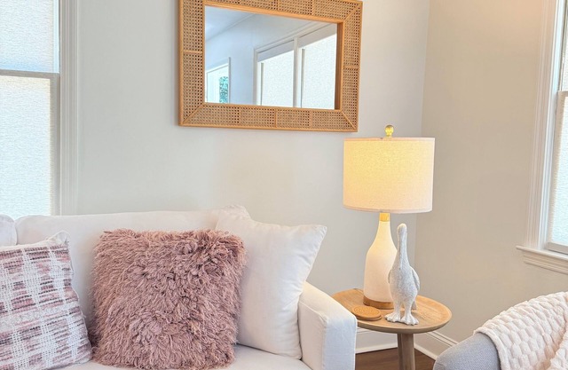Beautifully Renovated Stylish 3 bdrm