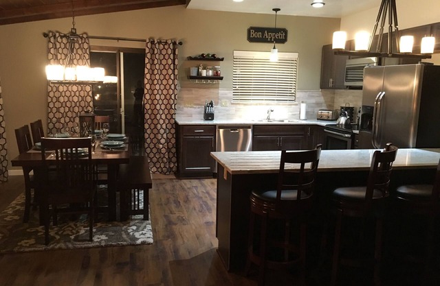 Beautifully Renovated South Lake Tahoe Condo Minutes To Casinos, Ski & Beaches