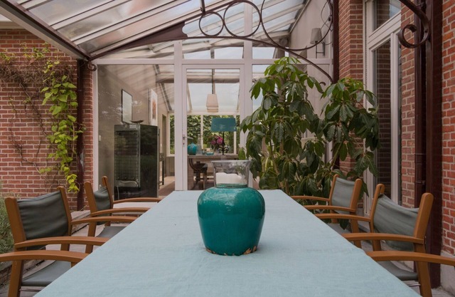 Beautifully renovated 1925 townhouse, room 1A