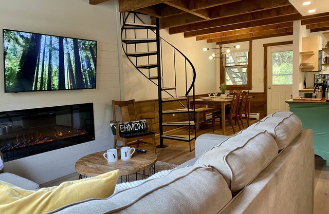 Beautifully renovated with fireplace and coffee bar