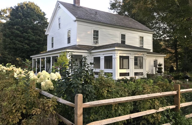 Beautifully restored 1806 Vermont farmhouse & “Cook’s Country” TV set