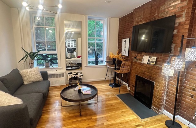 Beauty in the heart of the Village-Great Deal!