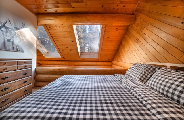 Beauty up at Baldy. Renovated. Luxury 6 Bed/3 Bath Ski Inn/Ski Out