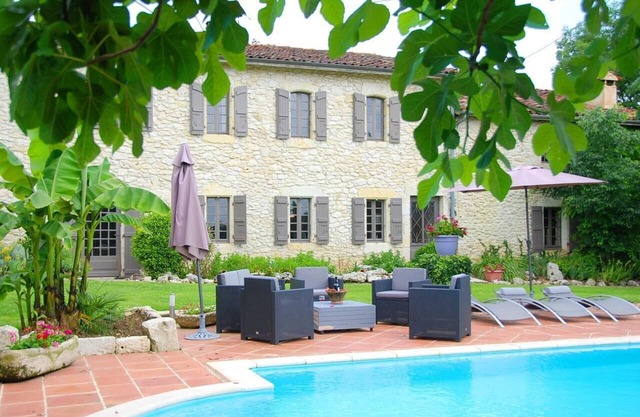 Bed and Breakfast Bernes - Pool with view