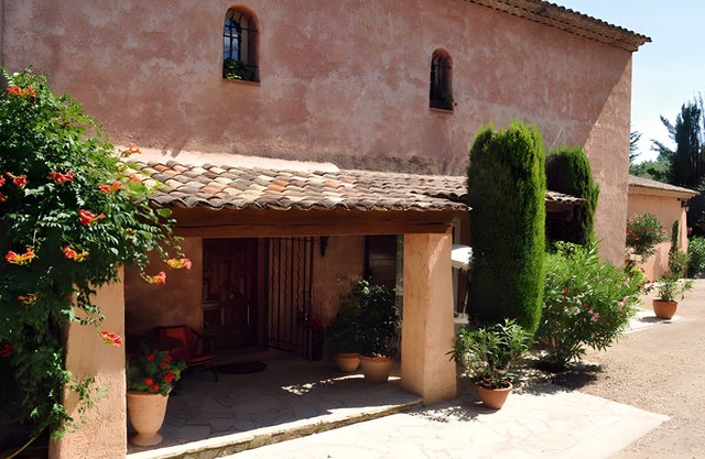 Bed and Breakfast 'Lou Souleù' with Shared Terrace, Wi-Fi and Air Conditioning
