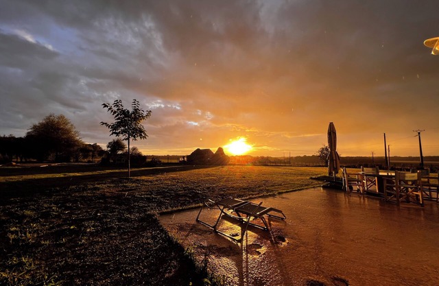 Bed and breakfast with private Jacuzzi in secluded countryside setting. Relaxation guaranteed!