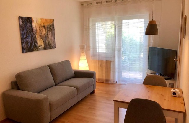 Bed & Kitchen