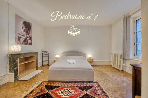 Bedroom 1 - Elegance & Comfort - COLIVING Historic House