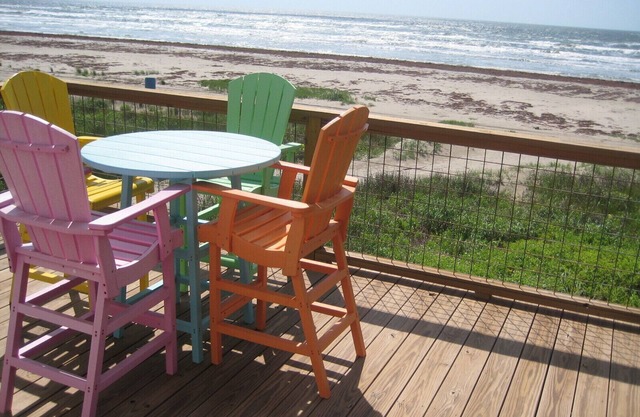Beech Front Home in Terramar HOA Galveston