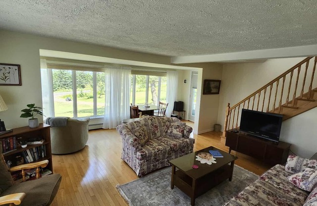Behie House - charming home on the Strait of Canso