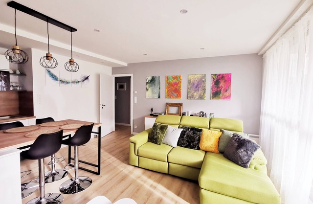 Bel Appartement Avec Jardin Privé au Calme